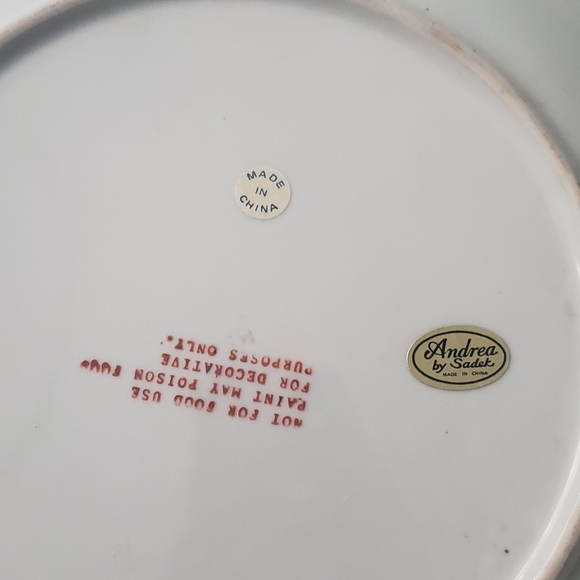 Andrea by Sadek Hand Painted Decorative Plate - Picture 2 of 4